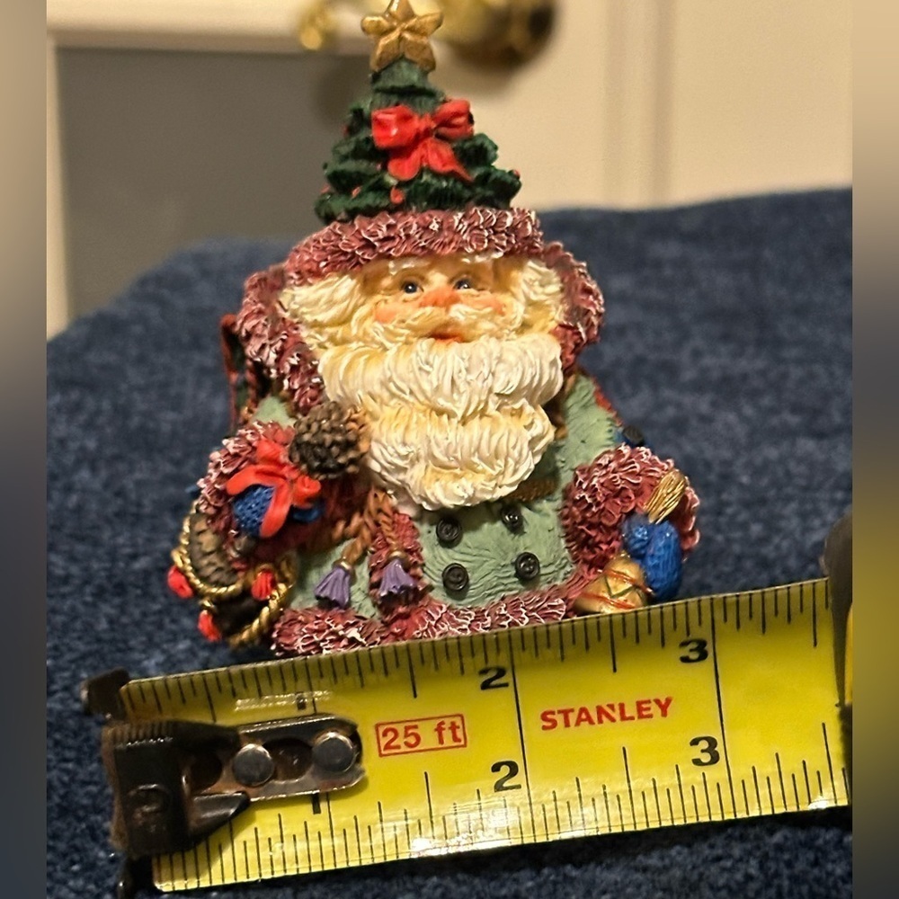 Mini Santa dressed for traveling! Wears a Christmas tree hat! - Picture 6 of 7